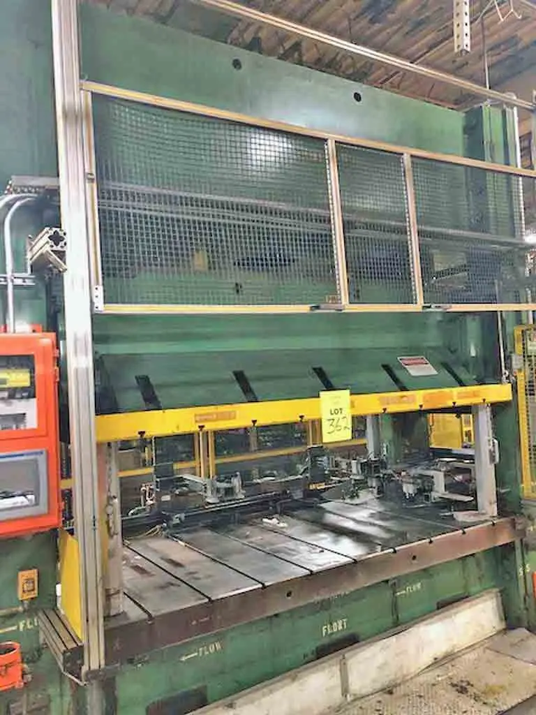 300 ton Pacific Hydraulic Press being displayed for selling